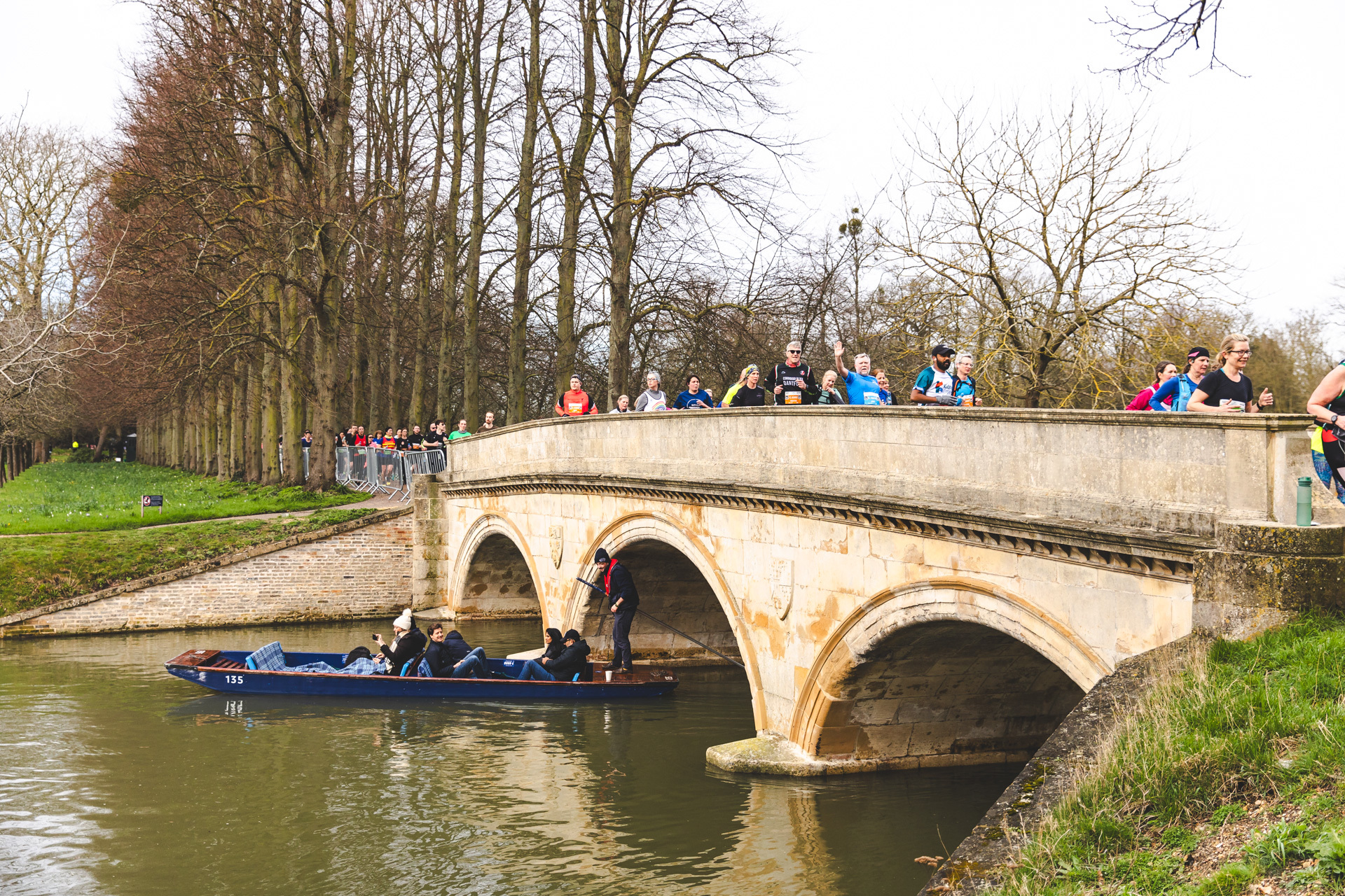 runners at the cambridge half marathon